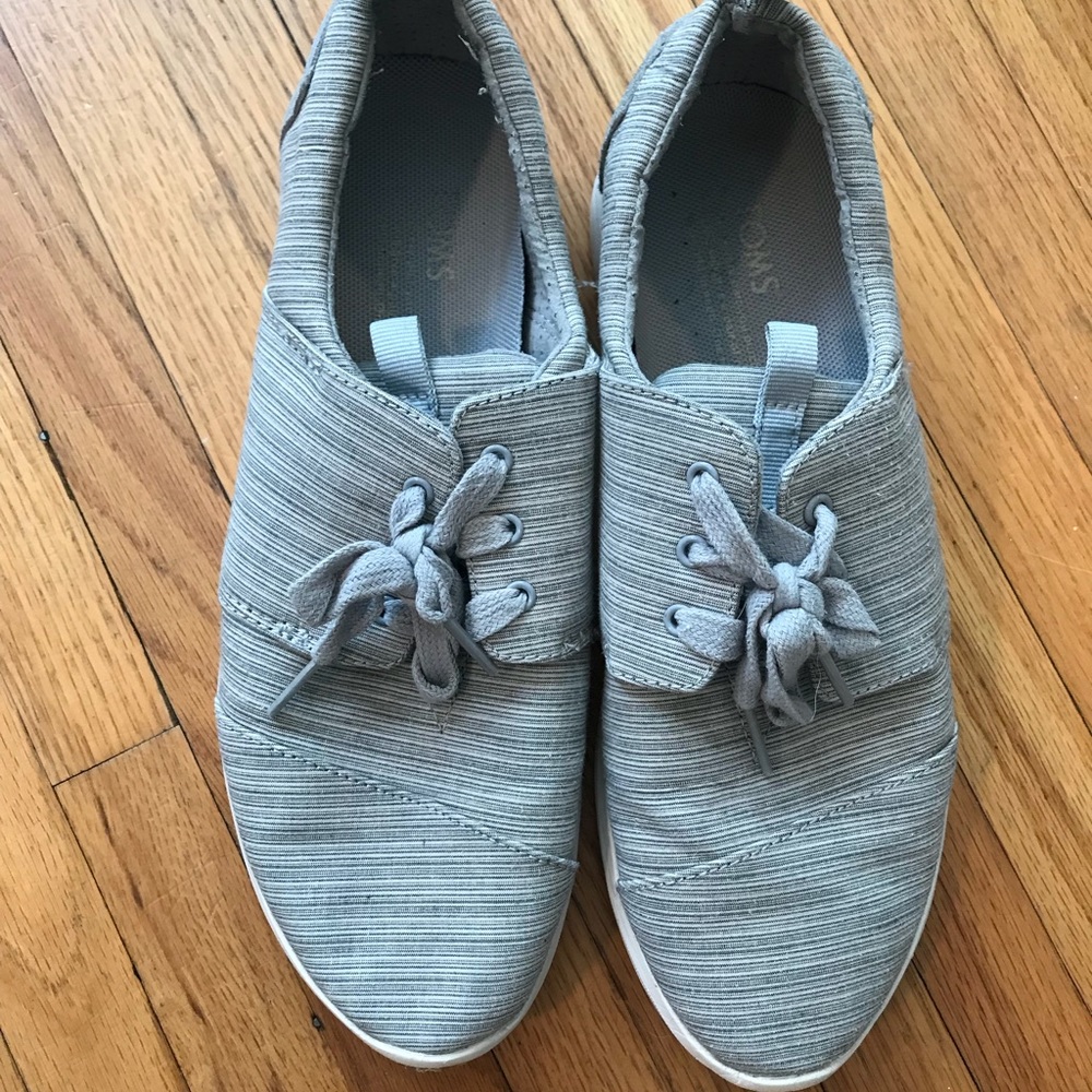 Toms sneakers